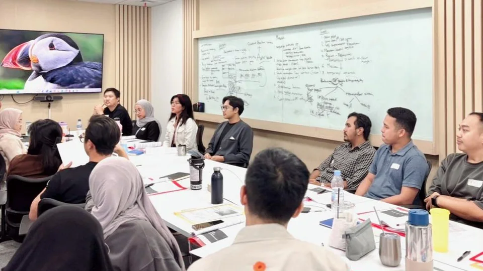 FIRST Indonesia employees participating in a HoRenSo training session